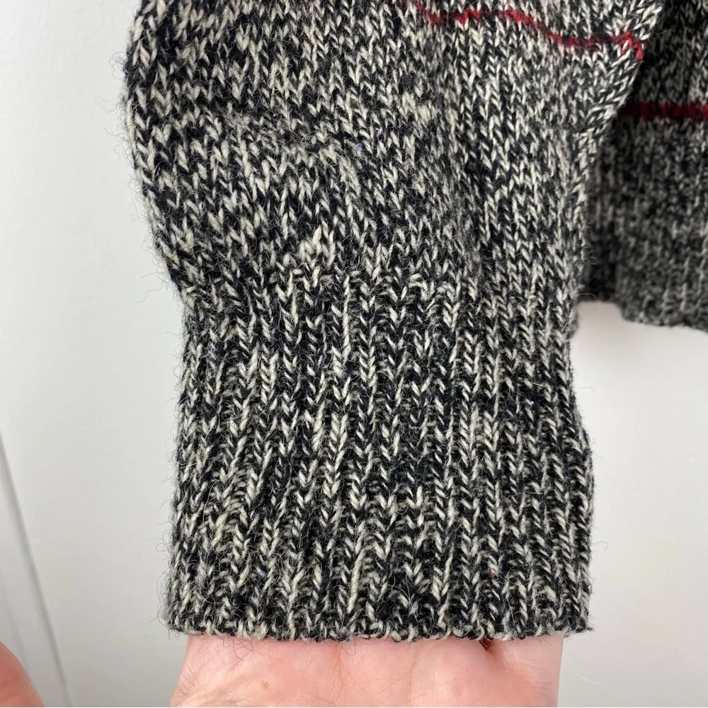Vintage Van Heusen size Medium Men’s Gray Wool Blend 1/4 Button Pullover Sweater